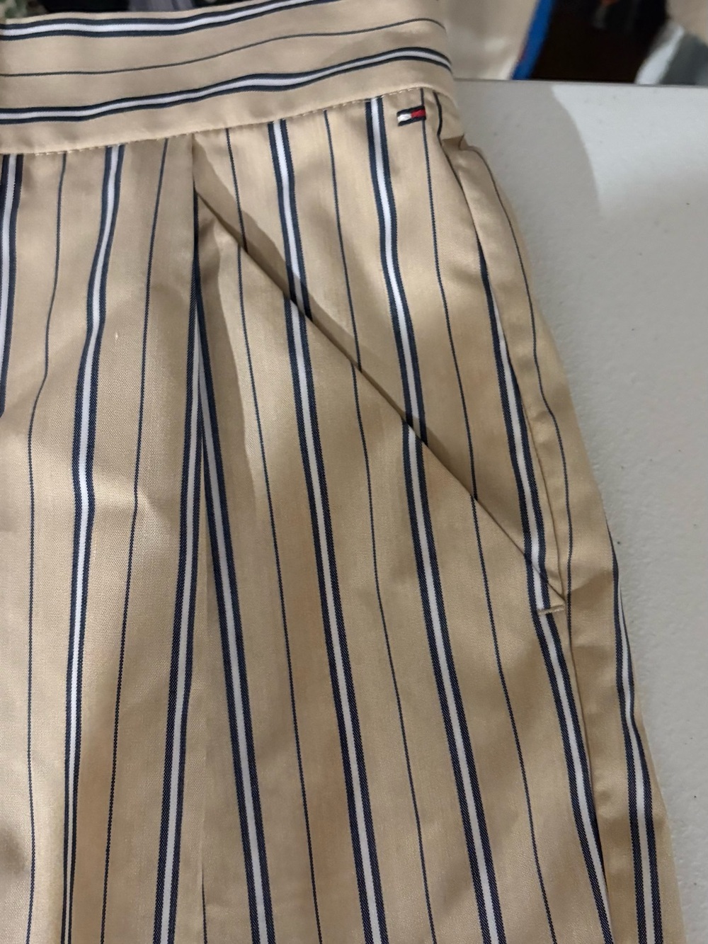 Shorts - Picture 3 of 5